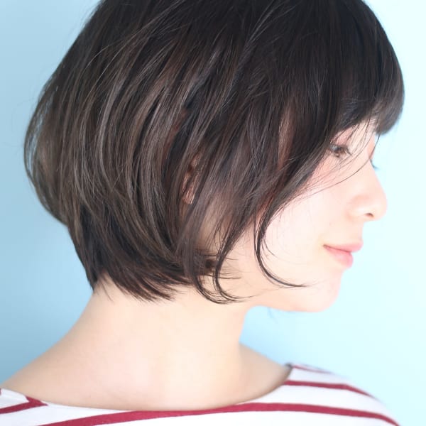 小顔美髪イメチェンピンクブラウン切りっぱなしボブショート