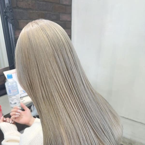 髪質改善 ダブルカラー ホワイトベージュ ハイトーンカラー