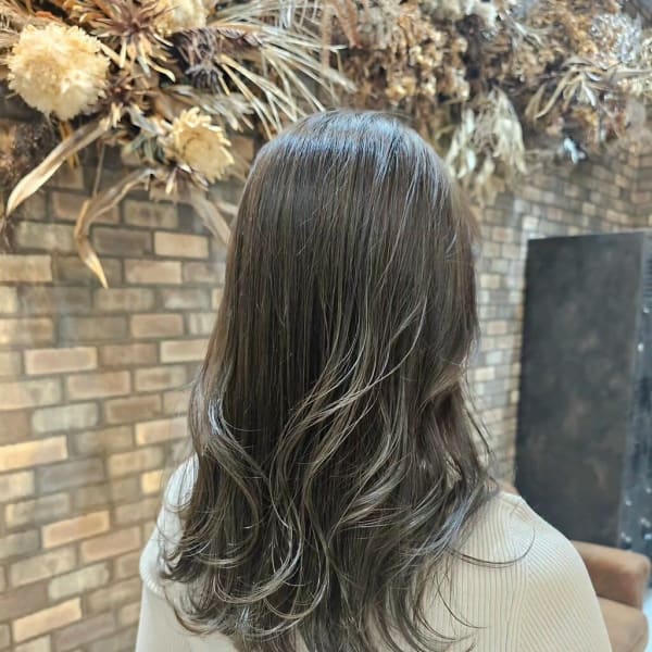 シークレットハイライト 透明感カーキグレージュ