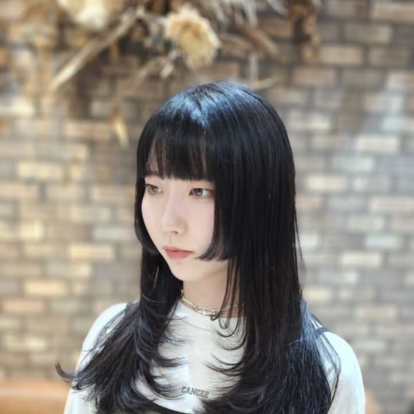 顔周りレイヤー大人可愛い姫カット20代30代黒髪ストレート暗
