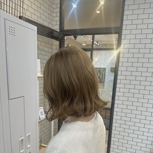 柔らかベージュカラー