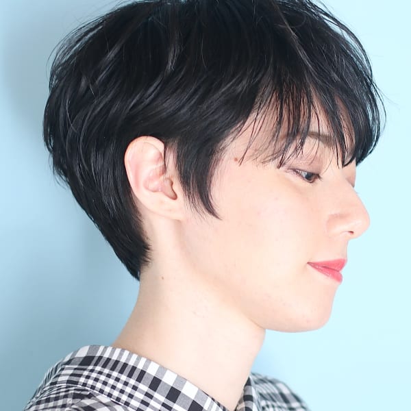 小顔美髪イメチェンピンクブラウン切りっぱなしボブショート