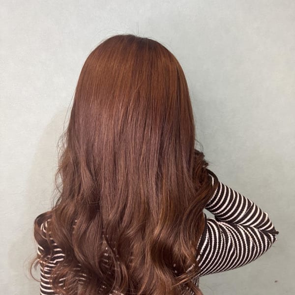 赤みを抑えたクールブラウン!