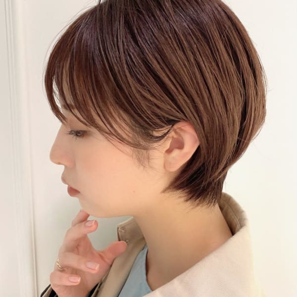 スタイリング簡単！丸みとくびれの耳掛けショート|TYCHE