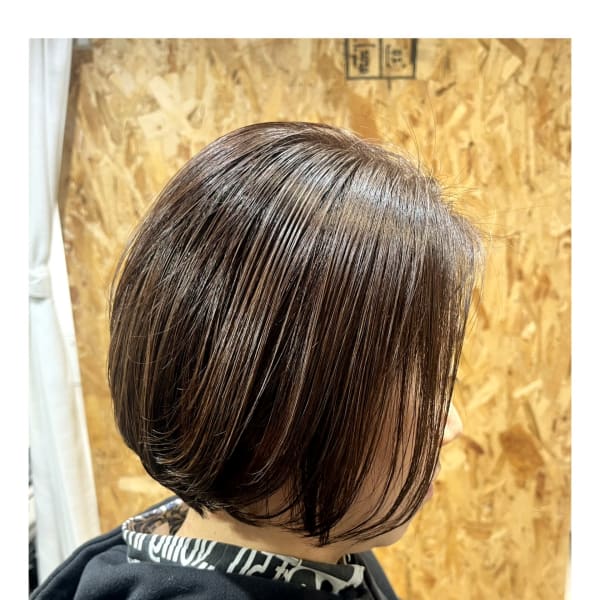 『綺麗なシルエットを活かした大人の極艶』ひし型ナチュラルボブ|Vanguard早稲田