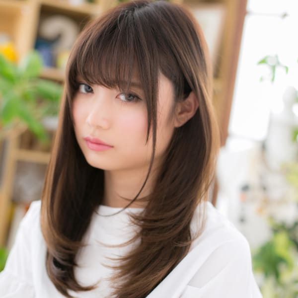 大人かわいい外国人風小顔チャコールグレー　レイヤーロング