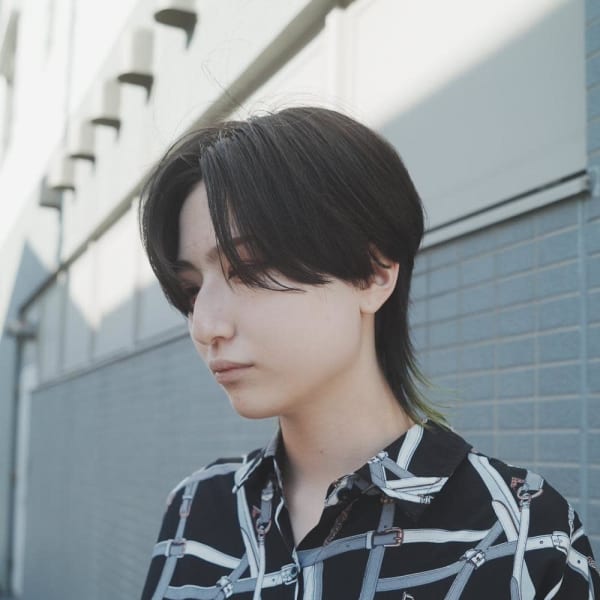 ロングウルフ インナーカラーグリーン ハンサムショート