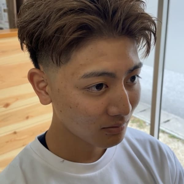 ツーブロック・グレージュカラー