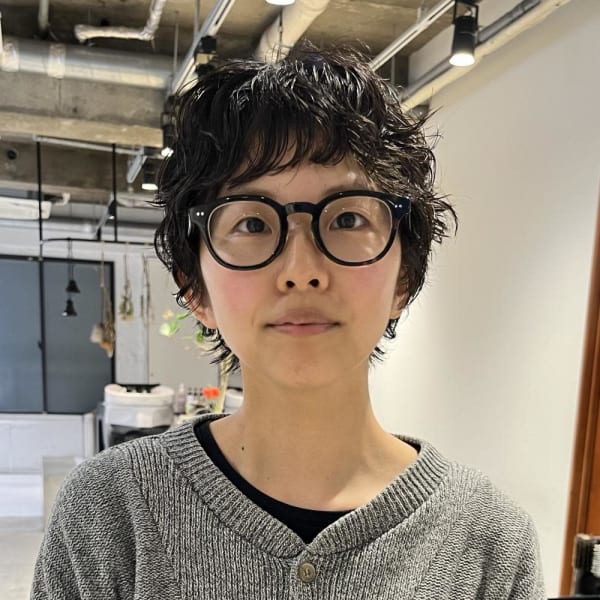 ショートスタイルにパーマ