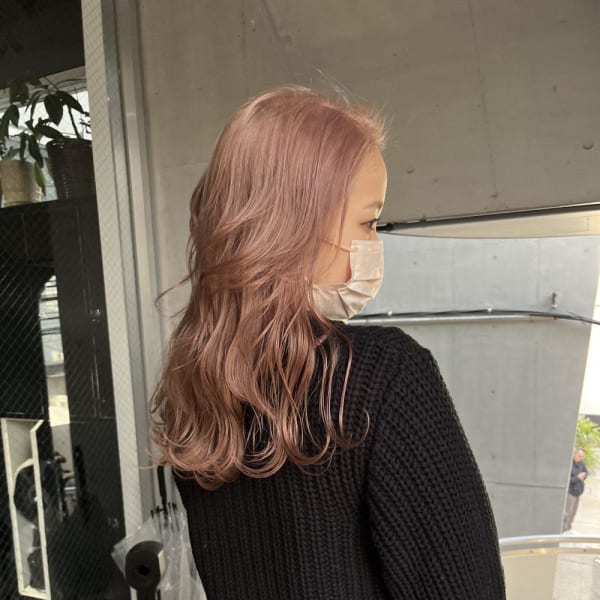 切りっぱなしボブ　ピンクベージュ　ミルクティーベージュ