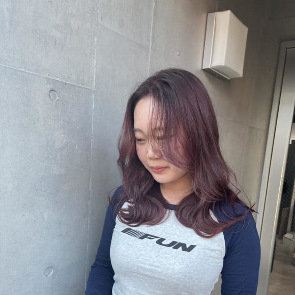 切りっぱなしボブ　ピンクベージュ　ミルクティーベージュ