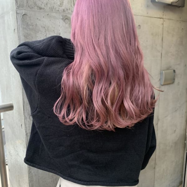 切りっぱなしボブ　ピンクベージュ　ミルクティーベージュ