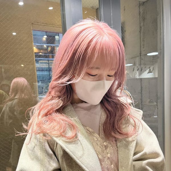 切りっぱなしボブ　ピンクベージュ　ミルクティーベージュ