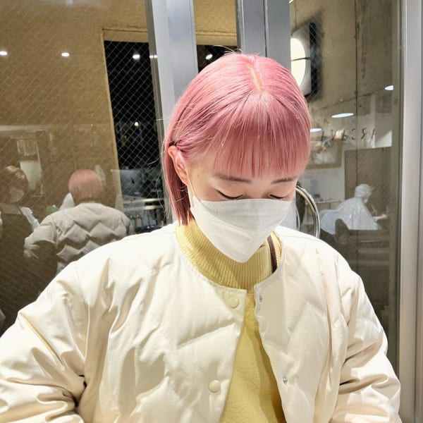 切りっぱなしボブ　ピンクベージュ　ミルクティーベージュ