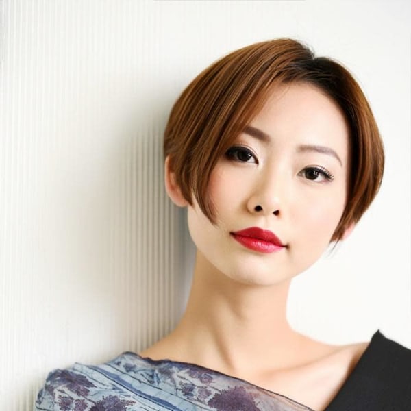 大人刈上げエレガント前下がりショート30代40代50代