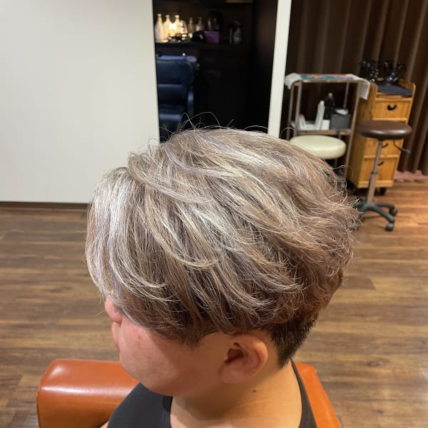 脱白髪染め☆ハイトーンベージュ×ホワイトハイライト