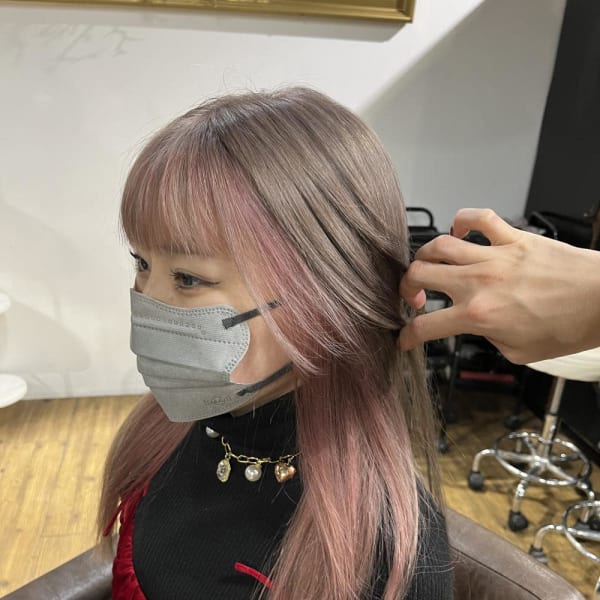 切りっぱなしボブ　ピンクベージュ　ミルクティーベージュ