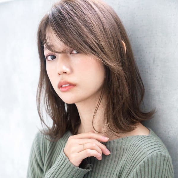 小顔ミディアムレイヤー | tocca hair&treatment 仙台店(トッカヘアアンドトリートメントセンダイテン)のヘアスタイル