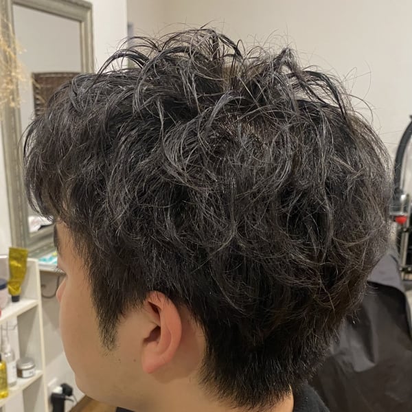 黒髪マッシュ刈り上げスパイラルパーマ|nicola