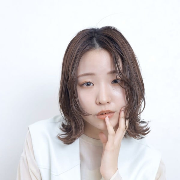 レイヤーボブ/オリーブグレージュ/透明感カラー|ROOF