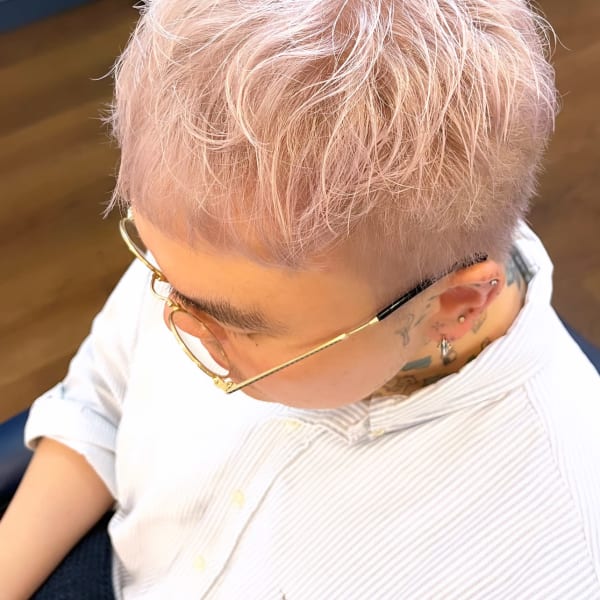 ペールピンクカラー