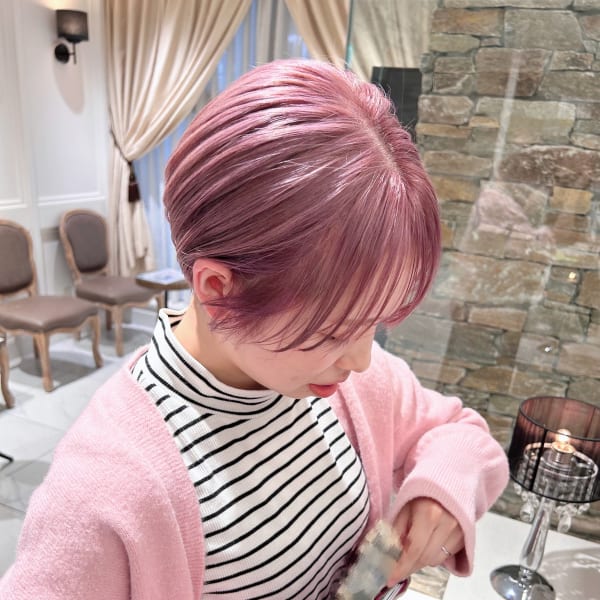 マッシュショート×ハイトーンピンク