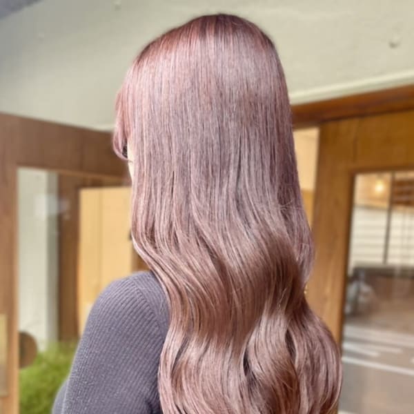 透明感カラー ピンクベージュ 艶カラー ロングヘア カール