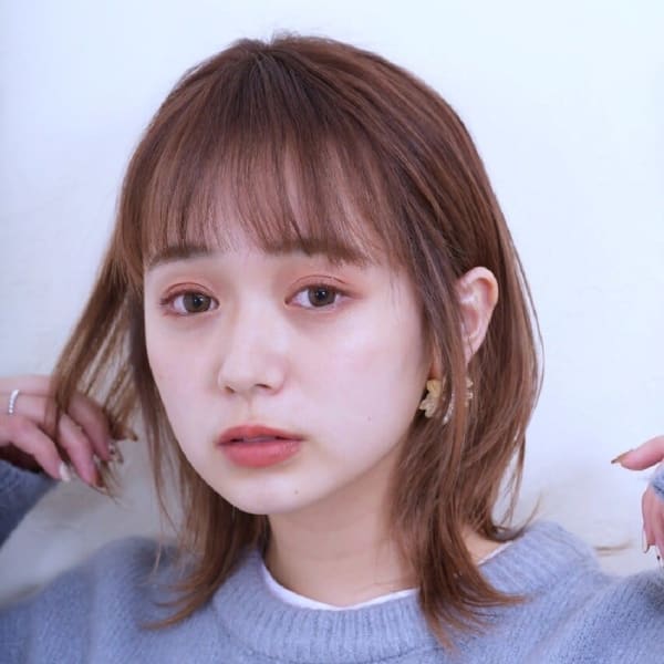 ウルフカット　柔らかベージュカラー　