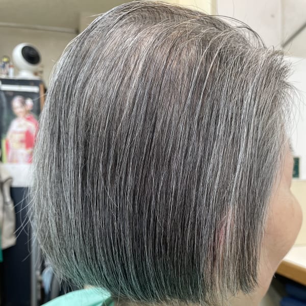 シニアのツーブロックボブ