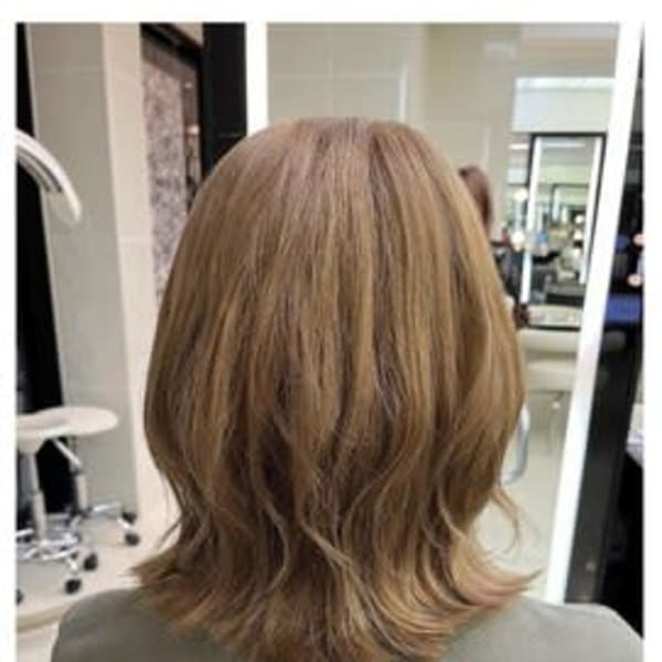 ベージュカラー