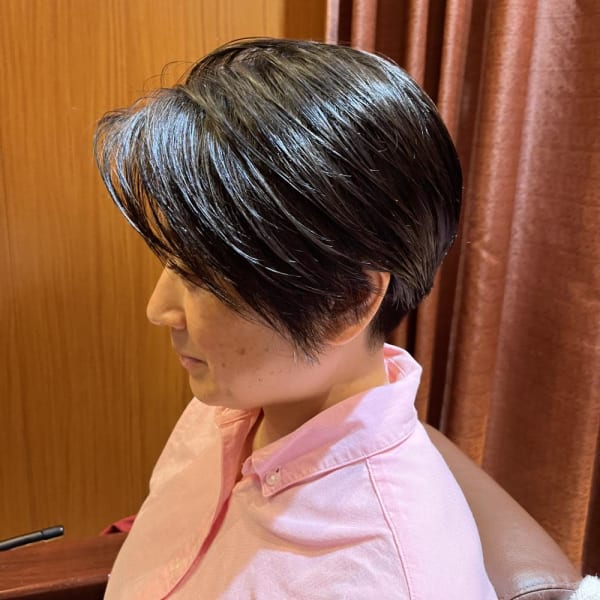 銀座　理容室　レディースカット　前下がりショート
