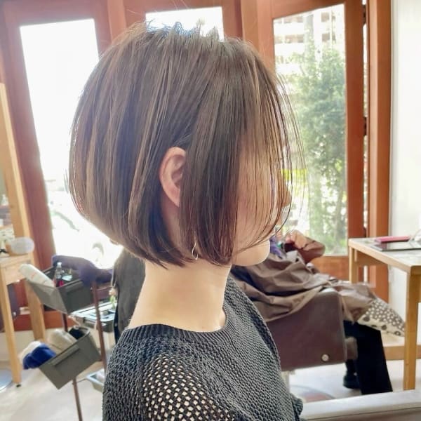 大人かわいい前下がりショート/グレージュ/20代30代40代