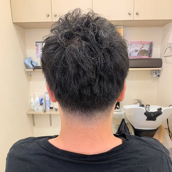 ハサミで刈り上げ