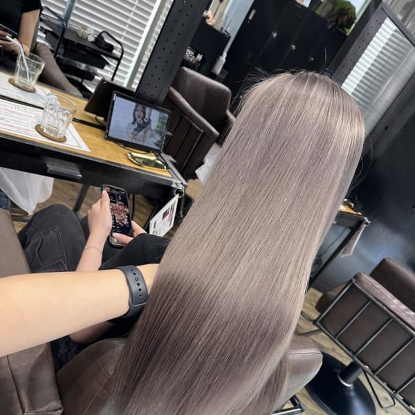 ミルクティーベージュ　グレージュ　ピンクベージュ　ピンク