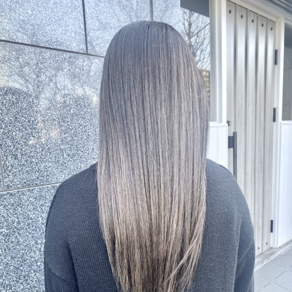 透明感あるグレージュ|Belle