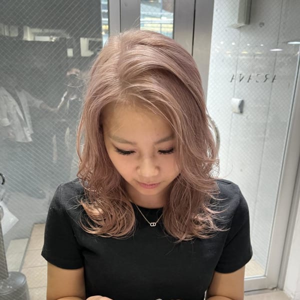 ミルクティーベージュ　グレージュ　ピンクベージュ　ピンク