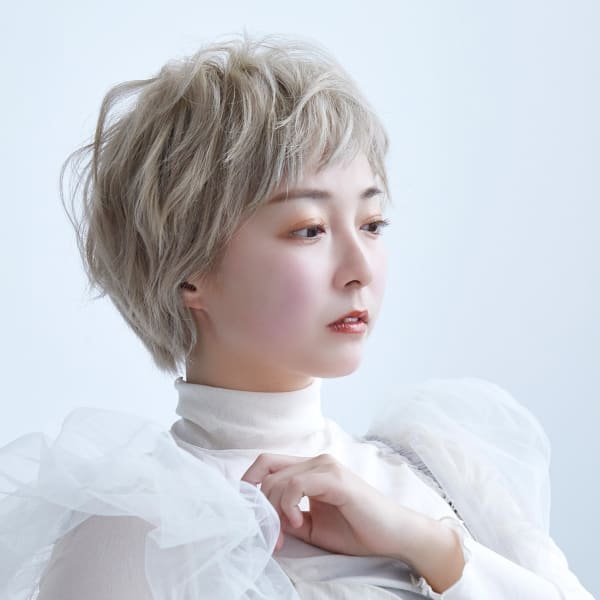 【La fith】無造作ショート×ハイトーンカラー