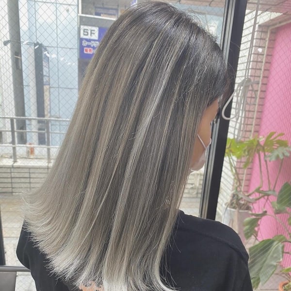 バレイヤージュアッシュカラー