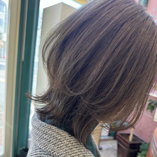 ふんわり外ハネレイヤーボブ/Ju