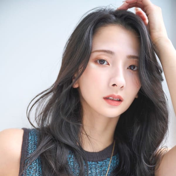 艶髪ウェーブブルーブラックロング