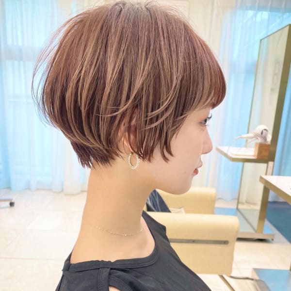 ショートボブ髪型30代40代前髪あり前髪なし面長h102|&STORIES