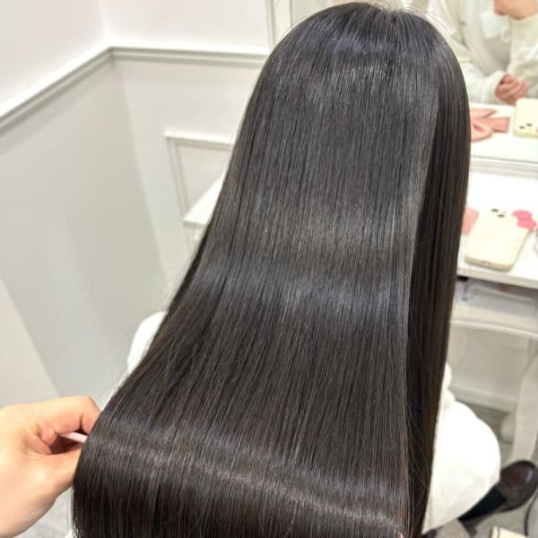 ぷるぷるつやつやな髪に♪縮毛矯正＊まゆ