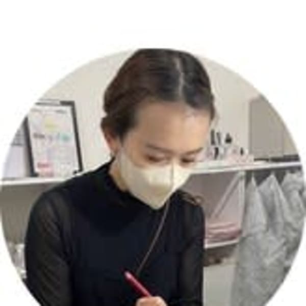 Nailn Deco【ネイルンデコ】のスタッフ紹介。アヤ