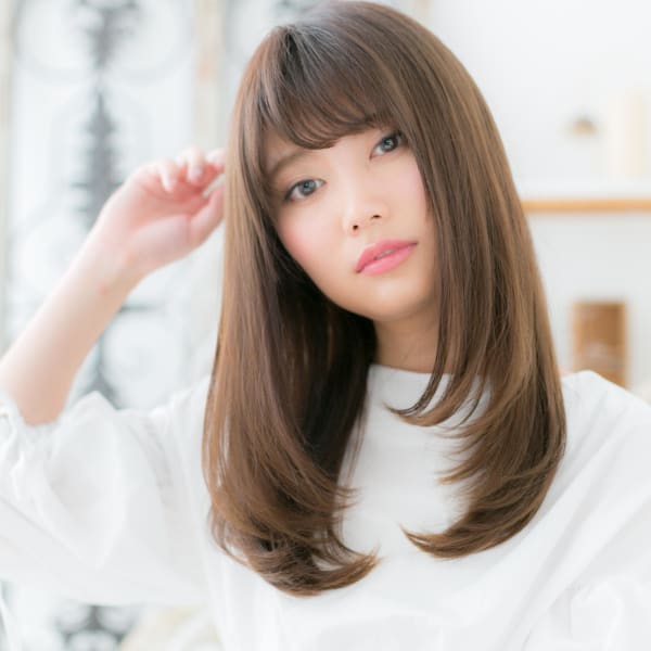 大人かわいい外国人風小顔チャコールグレー　レイヤーロング