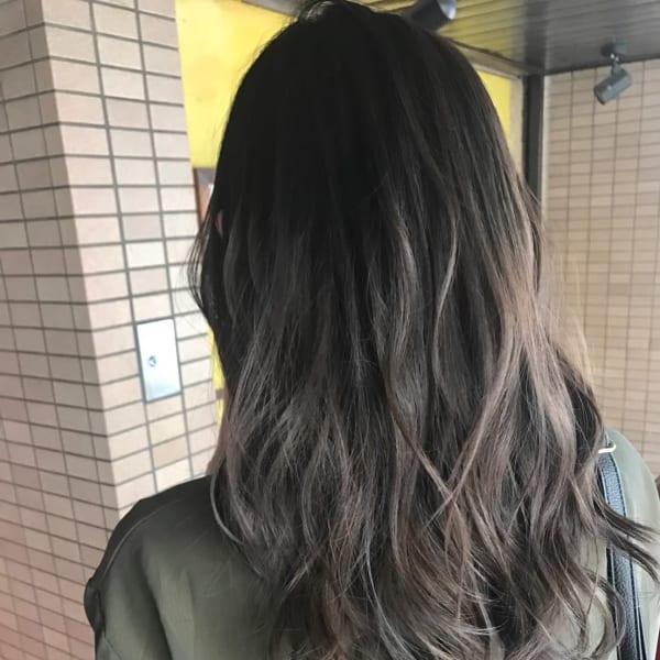 アッシュグレージュカラー