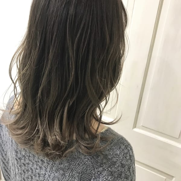 ミディアム　スタイル　巻髪レイヤー