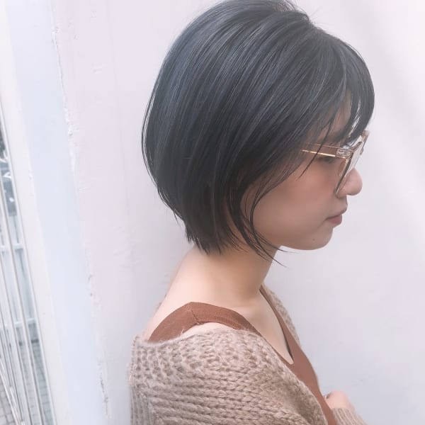 ショートボブ　グレー