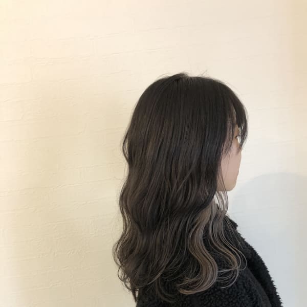 インナーカラー　グレージュ