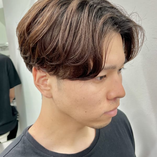 センターパートニュアンスパーマツーブロックメンズマッシュ