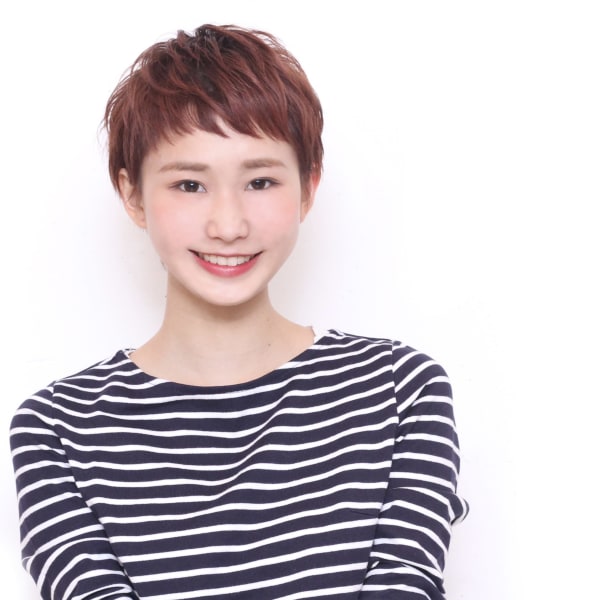 斜めバングこなれショートレイヤー